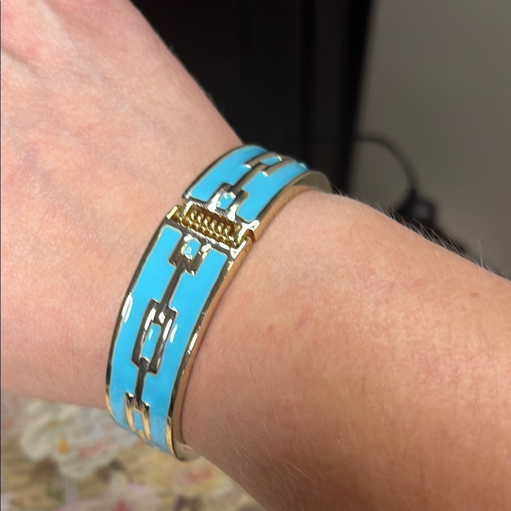 Turquoise and Gold Chain Link Design, hinged bangle